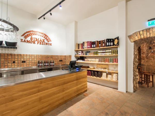 Wine Bar / Wine Shop